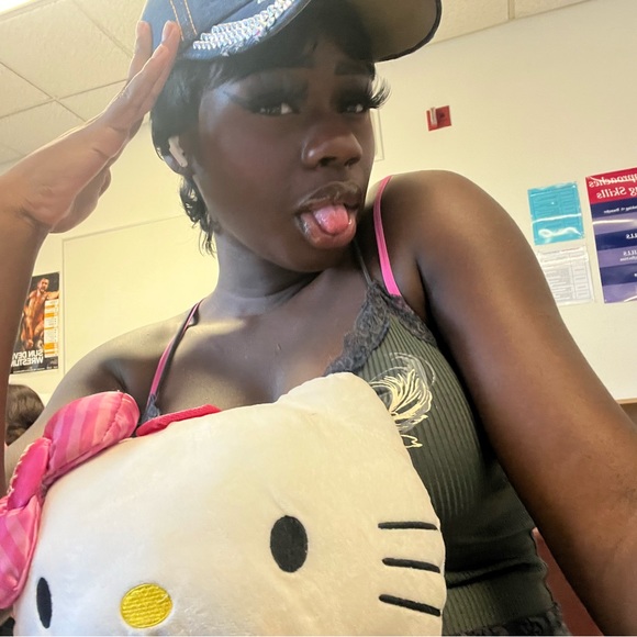 Meet your Posher, Alex - Picture 6 of 7